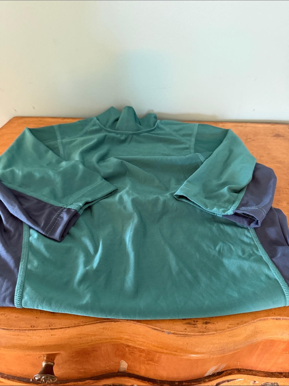 Women’s Patagonia Rash Guard, extra long w 3/4 sleeves